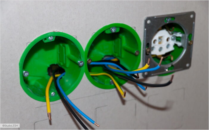 Стаканчики для розеток - дизайн интерьера