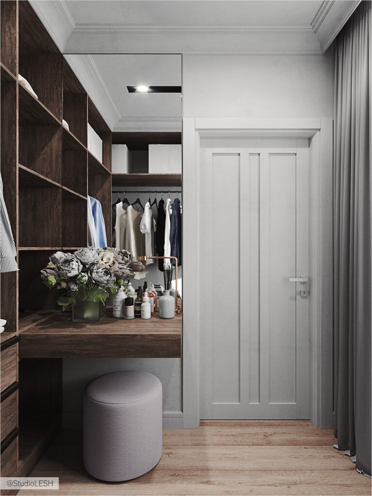 Dressing table in the wardrobe