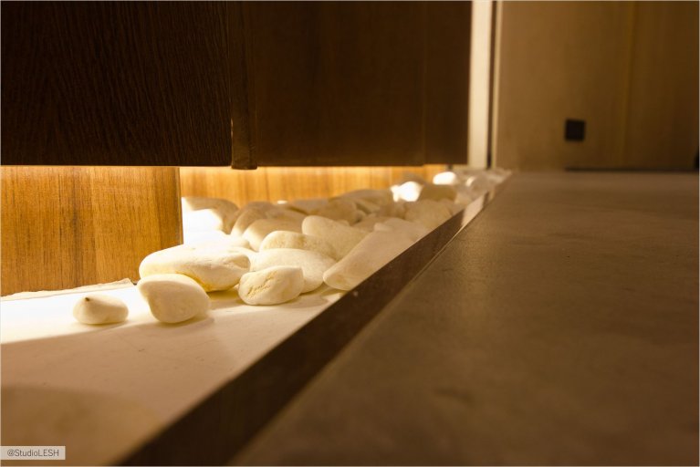 Натуральный камень галька в квартире фото 