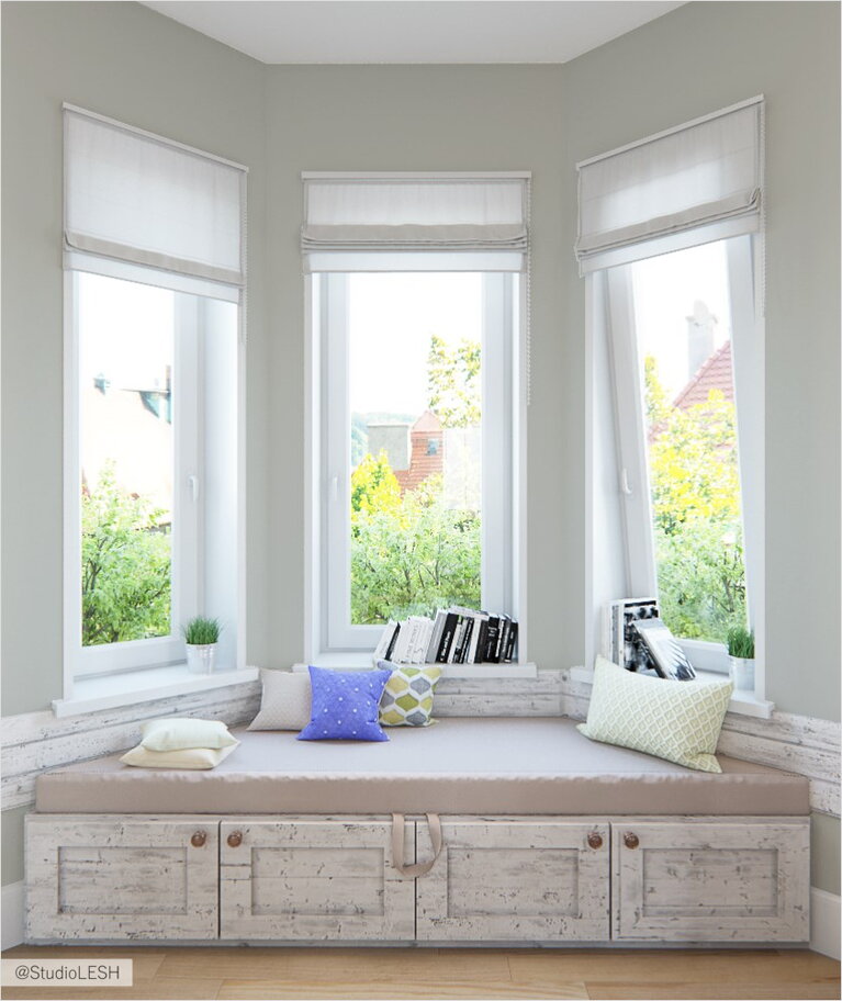 Эркер в доме с большими окнами 