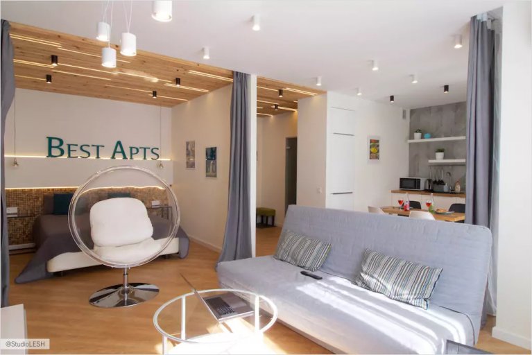 Оформление спальней зоны в студии 