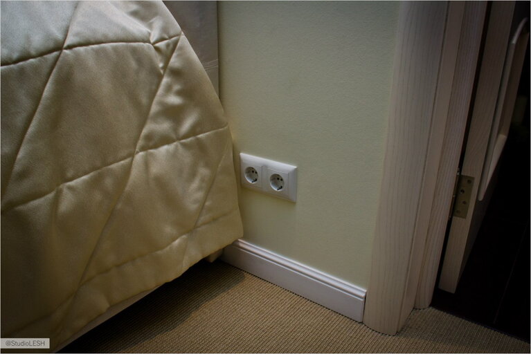 Розетки, напольное покрытие сизаль 