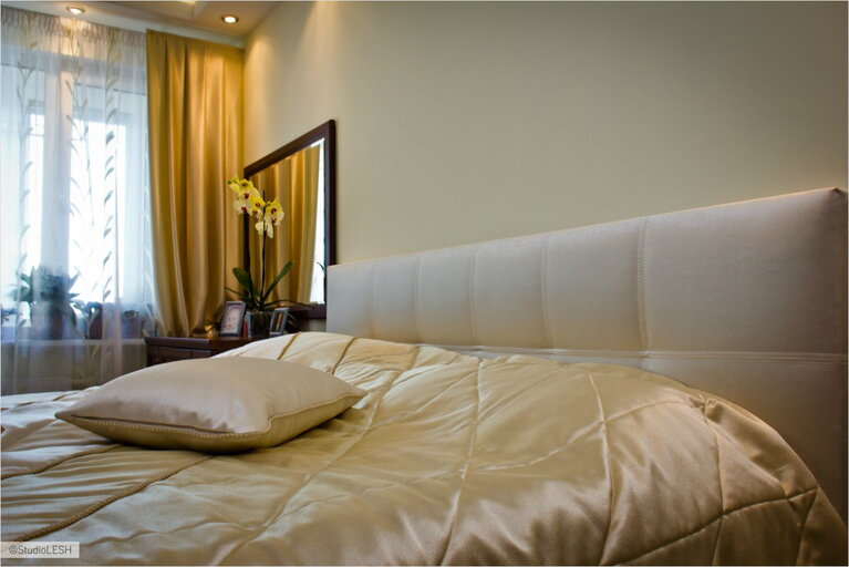 Кровать с мягким изголовьем 