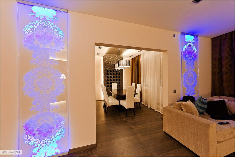 Стекла с пескоструйным рисунком и подстветкой